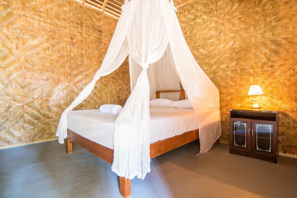 Full Moon Hostel Nusa Penida Zimmer foto